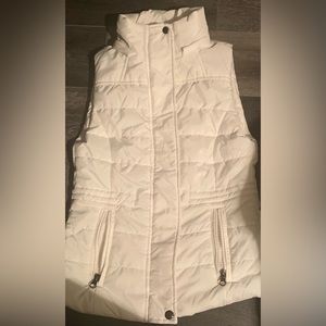 COPY - American Rags white puffer vest XS
